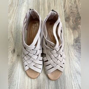 Corso Como Women's Genni Dress Sandal, Tan Sporty Goat, 7 M EUC